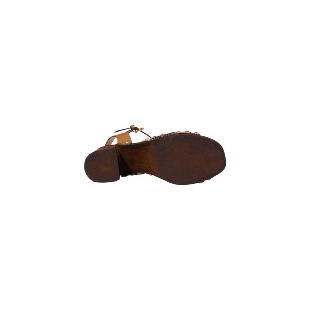 Alviero Martini Prima Classe Z1105 578B Leather Sandal Beige