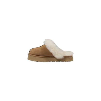 UGG Disquette Suede Leather Clogs Beige For Luxury Comfort