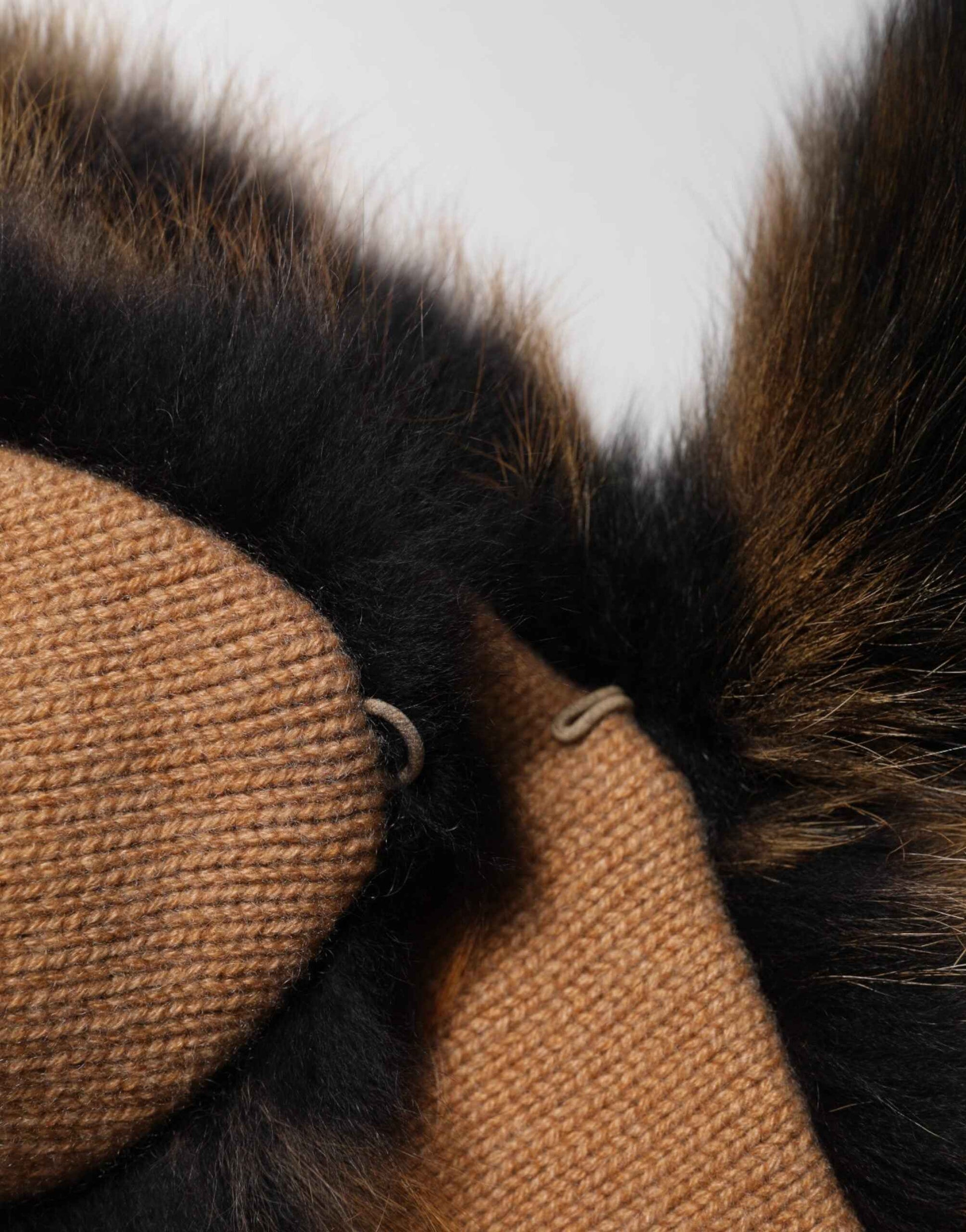 Dolce & Gabbana Vossenbont Kasjmier Sjaal Bruin Luxueus