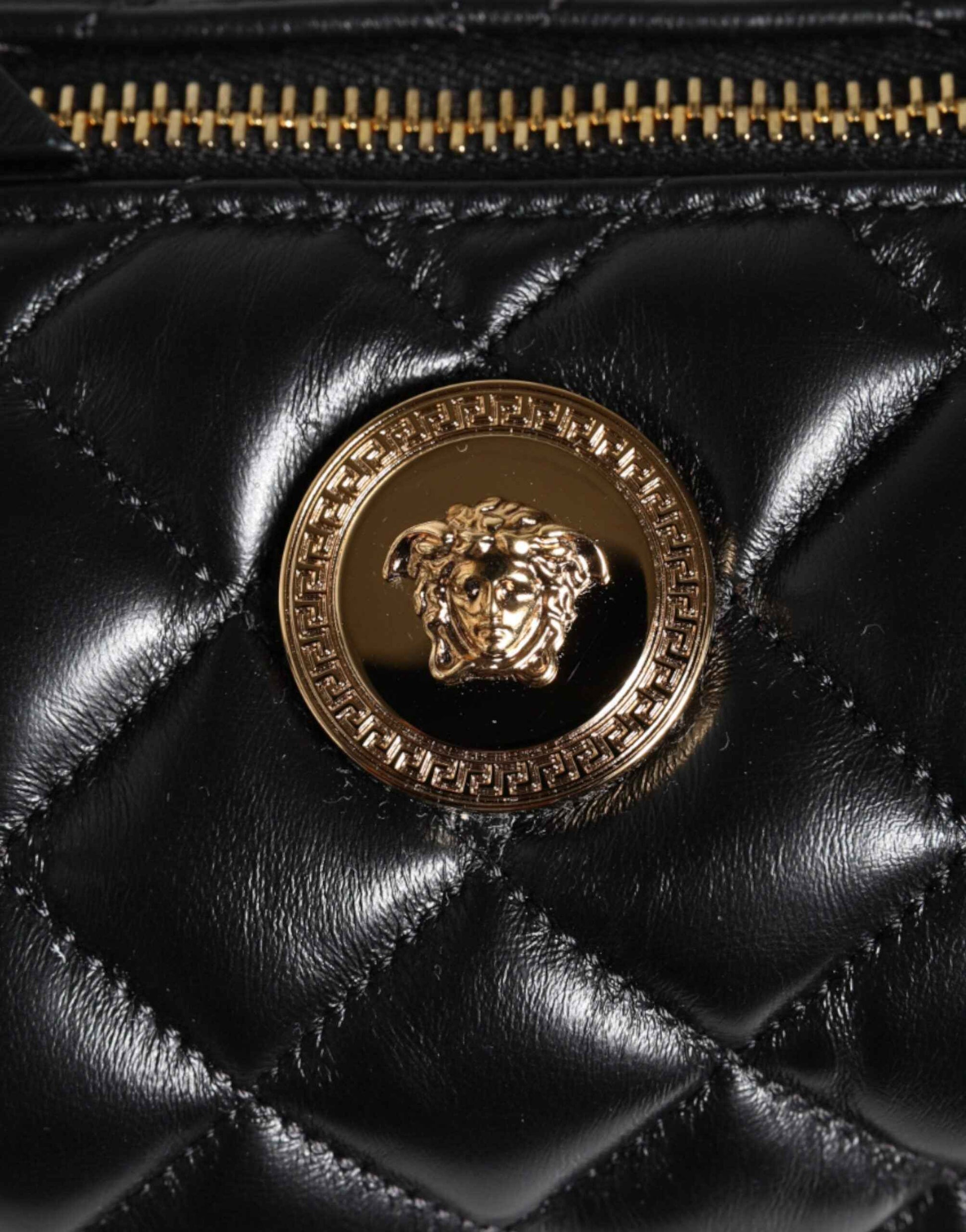 Versace Crossbody Bag Mini Quilted Lamsleder Zwart